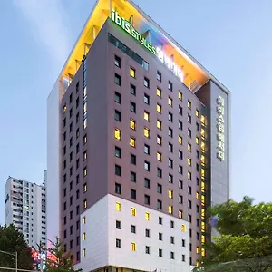 首尔江南大使宜必思尚品酒店 首爾